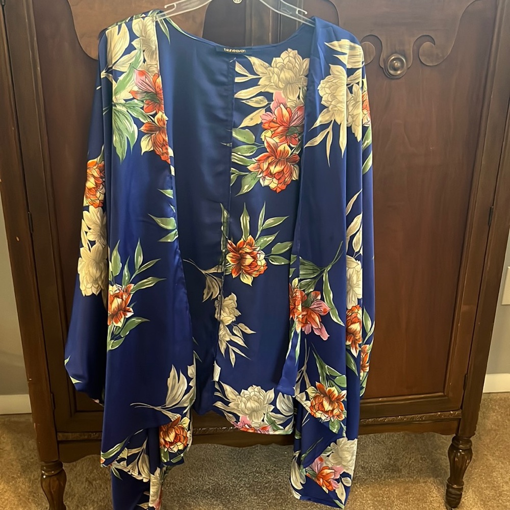 Bluheaven Kimono with Flower detail